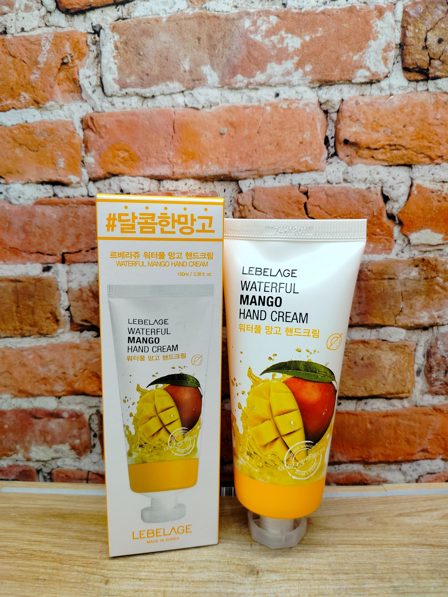 Lebelage Waterful Mango Hand Cream Крем для рук с манго 100 мл
