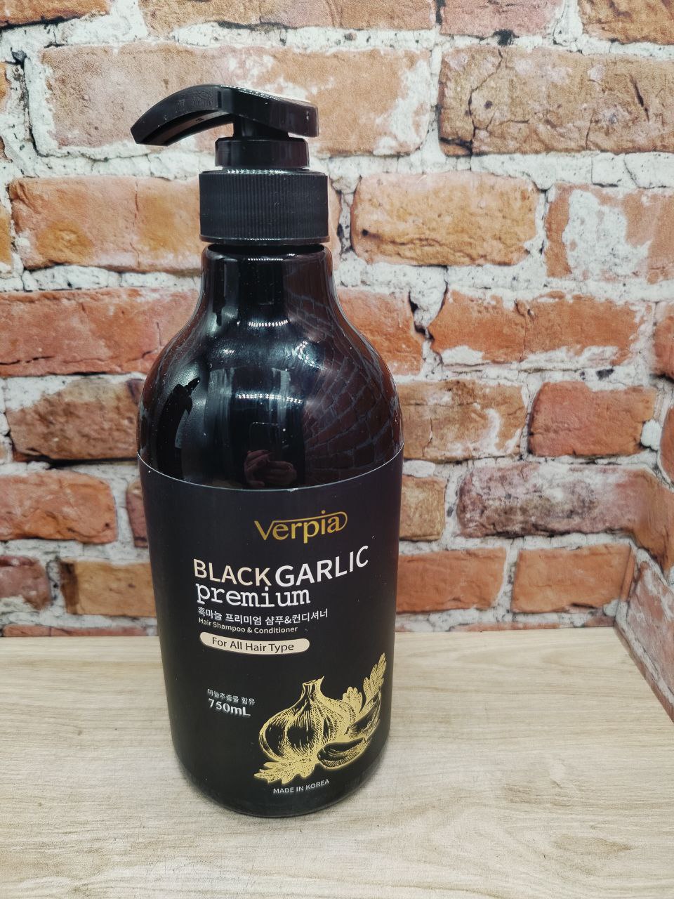 Juno Verpia Black Garlic Premium Hair Shampoo & Conditioner Шампунь-кондиционер 2 в 1 Черный чеснок 750 мл