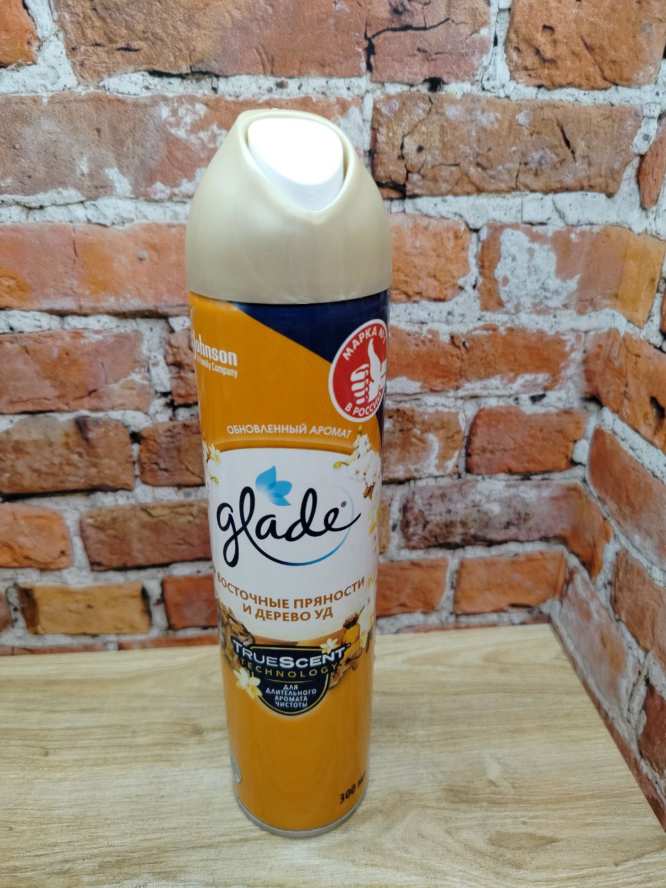 Glade Освежитель воздуха Восточные пряности и дерево уд 300 мл