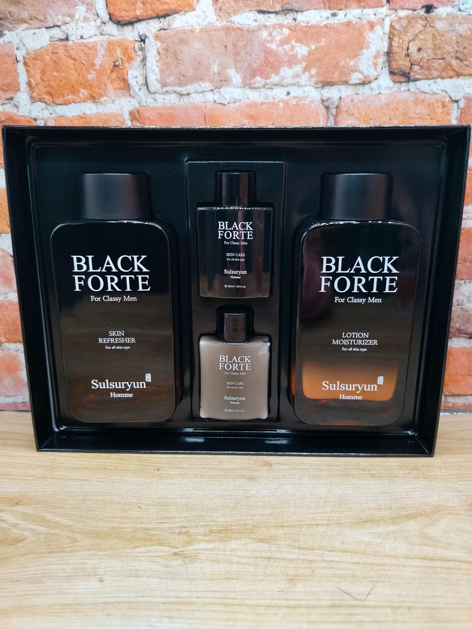 Sulsuryun Black Forte Homme 2 Set Мужской набор для лица с экстрактом черной икры Лосьон 150 мл + 30 мл + Эмульсия 150 мл + 30 мл