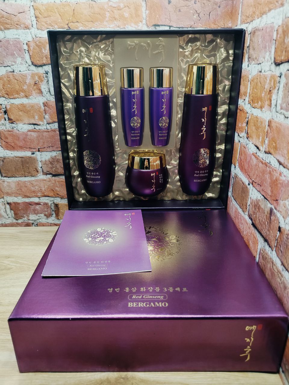 Bergamo Yezihu Red Ginseng Skin Care 3 Set Набор для ухода за кожей антивозрастной с экстрактом красного женьшеня Тонер 135 мл + 30 мл + Эмульсия 135 мл + 30 мл + Крем для лица 50 гр