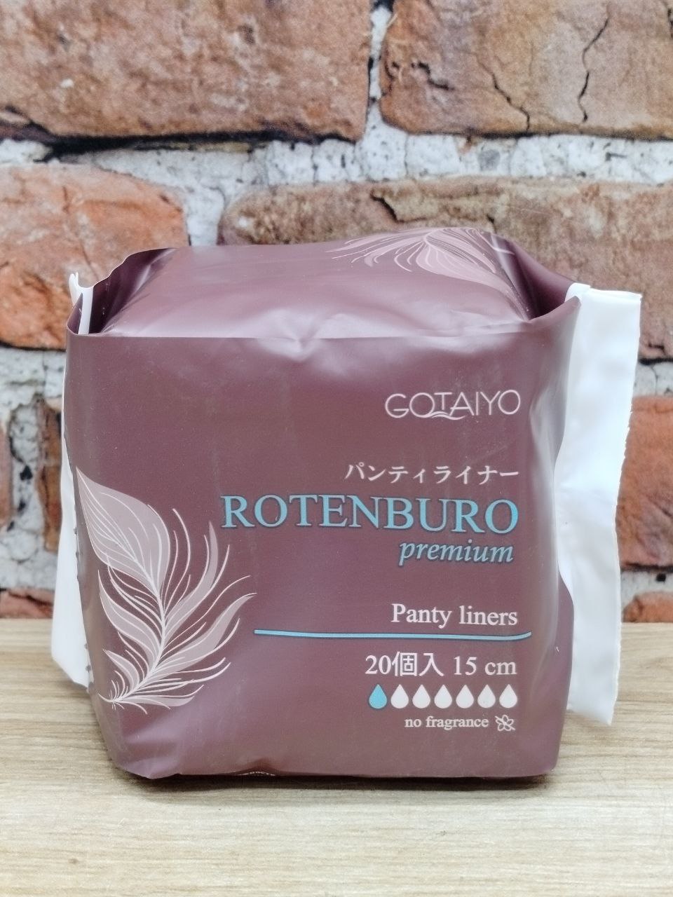Gotaiyo Rotenburo Premium Panty Liners Прокладки женские гигиенические анатомической формы ежедневные ультратонкие без отдушек 15 см 1 капля 20 шт