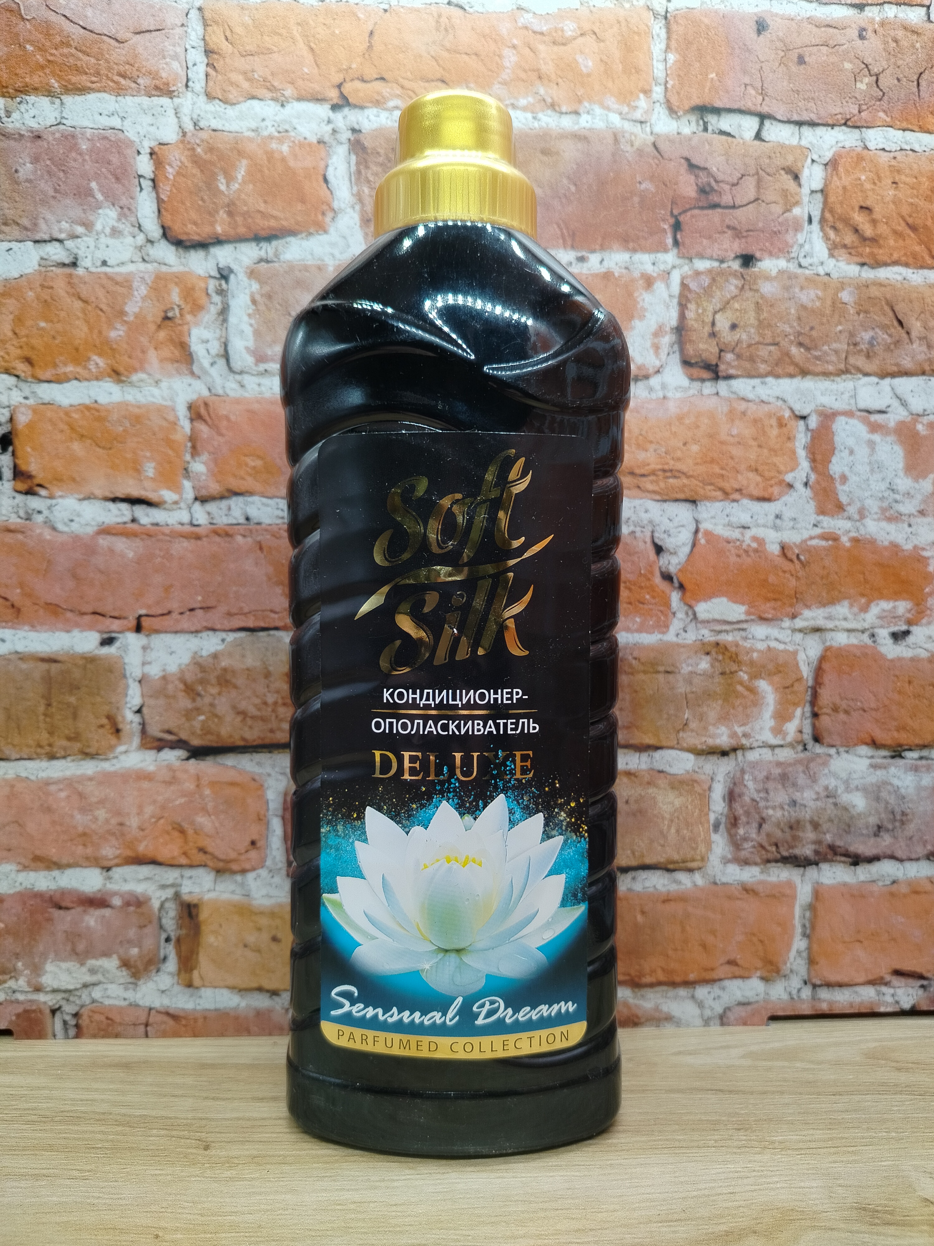 Romax Soft Silk Deluxe Sensual Dream Кондиционер-ополаскиватель для белья Чувственный сон 1 л на 33 стирки