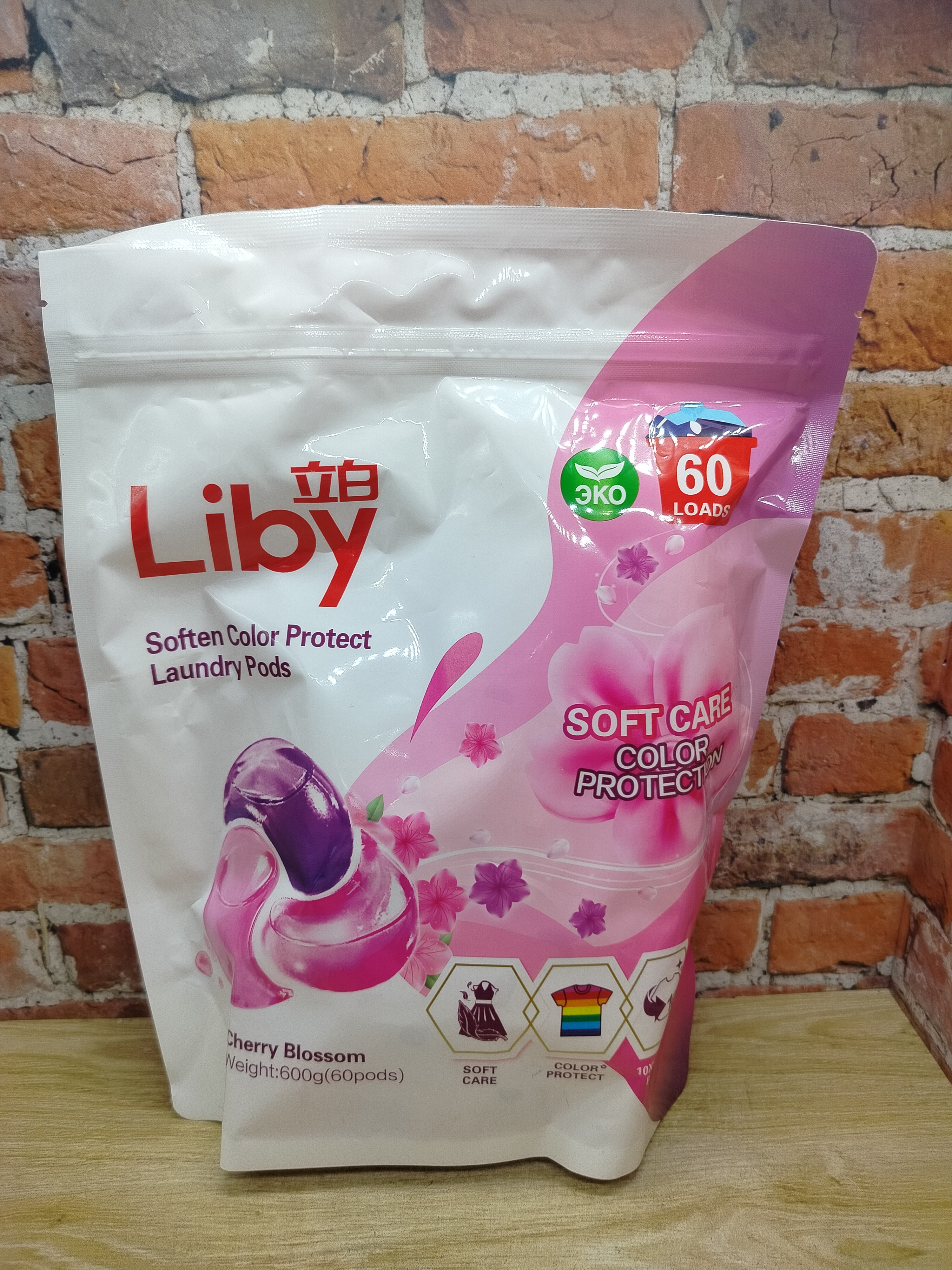 Liby Soften Color Protect Laundry Pods Капсулы для стирки 3 в 1 с кондиционером Сакура 60 шт 600 гр в zip-пакете