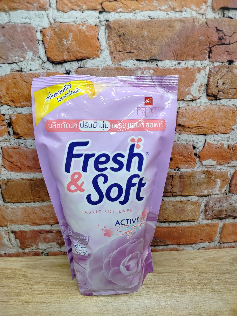 Lion Essence Fresh&Soft Charming Kiss Кондиционер для белья Очаровательный поцелуй 500 мл запасной блок