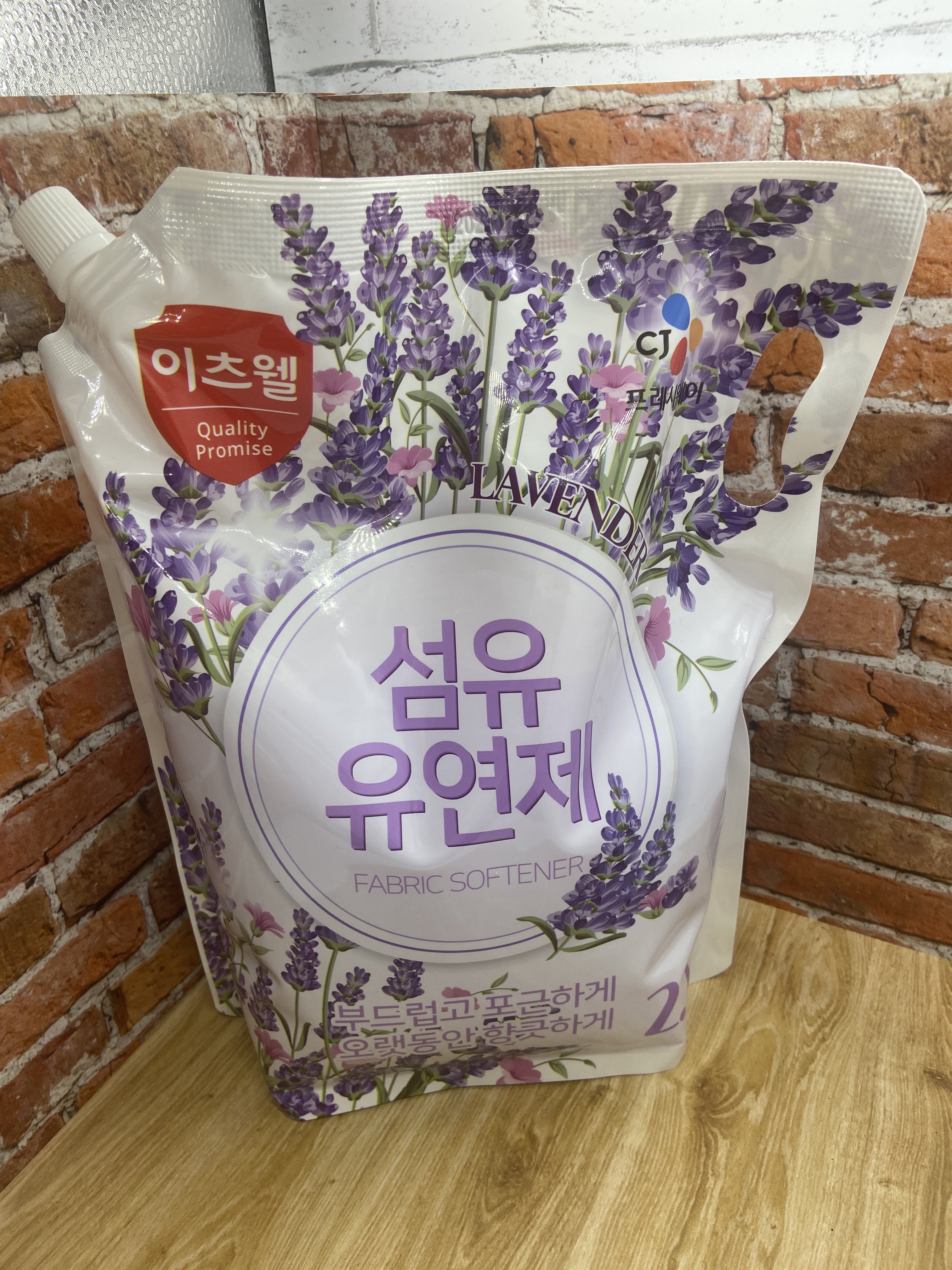 CJ Freshway Fabric Softener Levender Кондиционер для белья с ароматом Лаванды 2.1 л на 105 стирок запасной блок