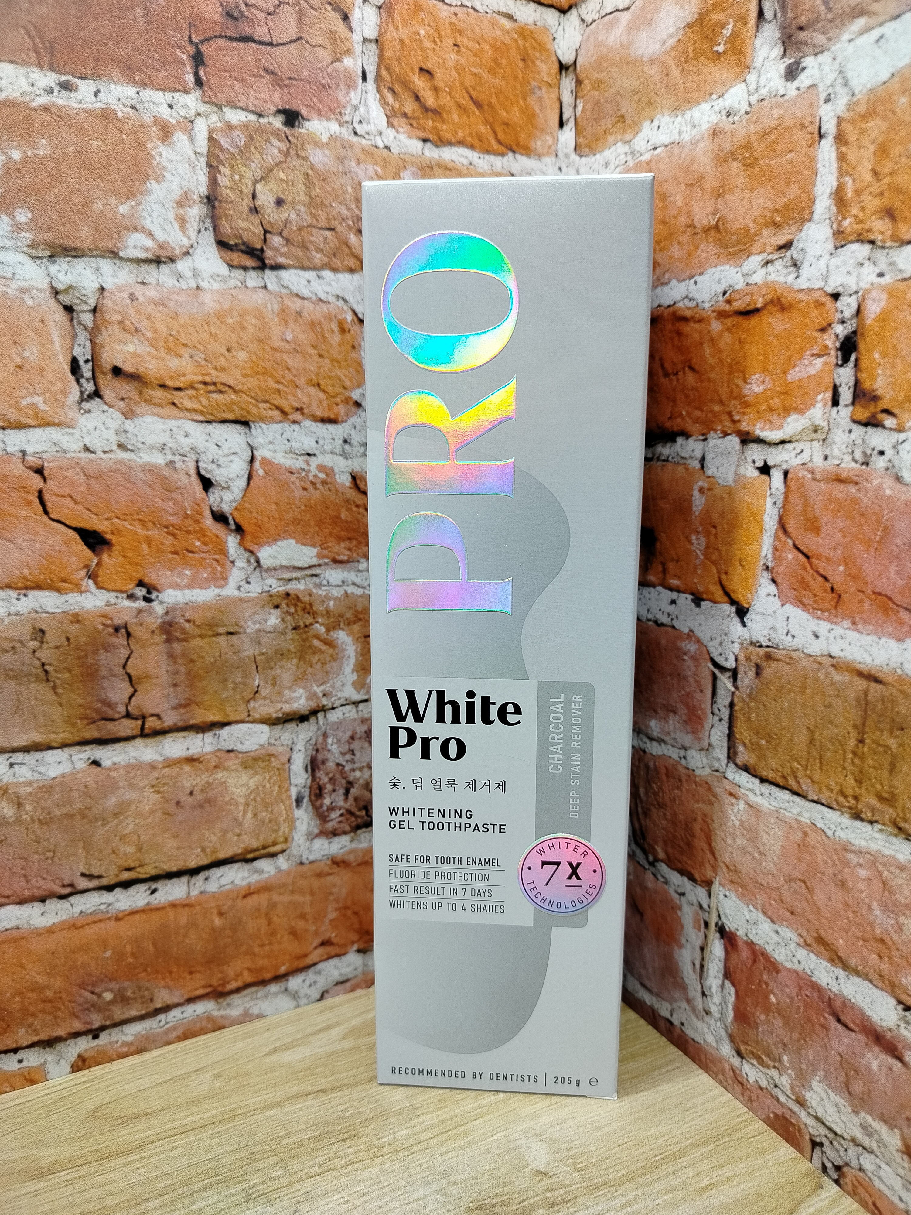 White Pro Whitening Gel Charcoal Зубная паста гелевая отбеливающая с древесным углем против глубоких пятен на эмали 205 гр