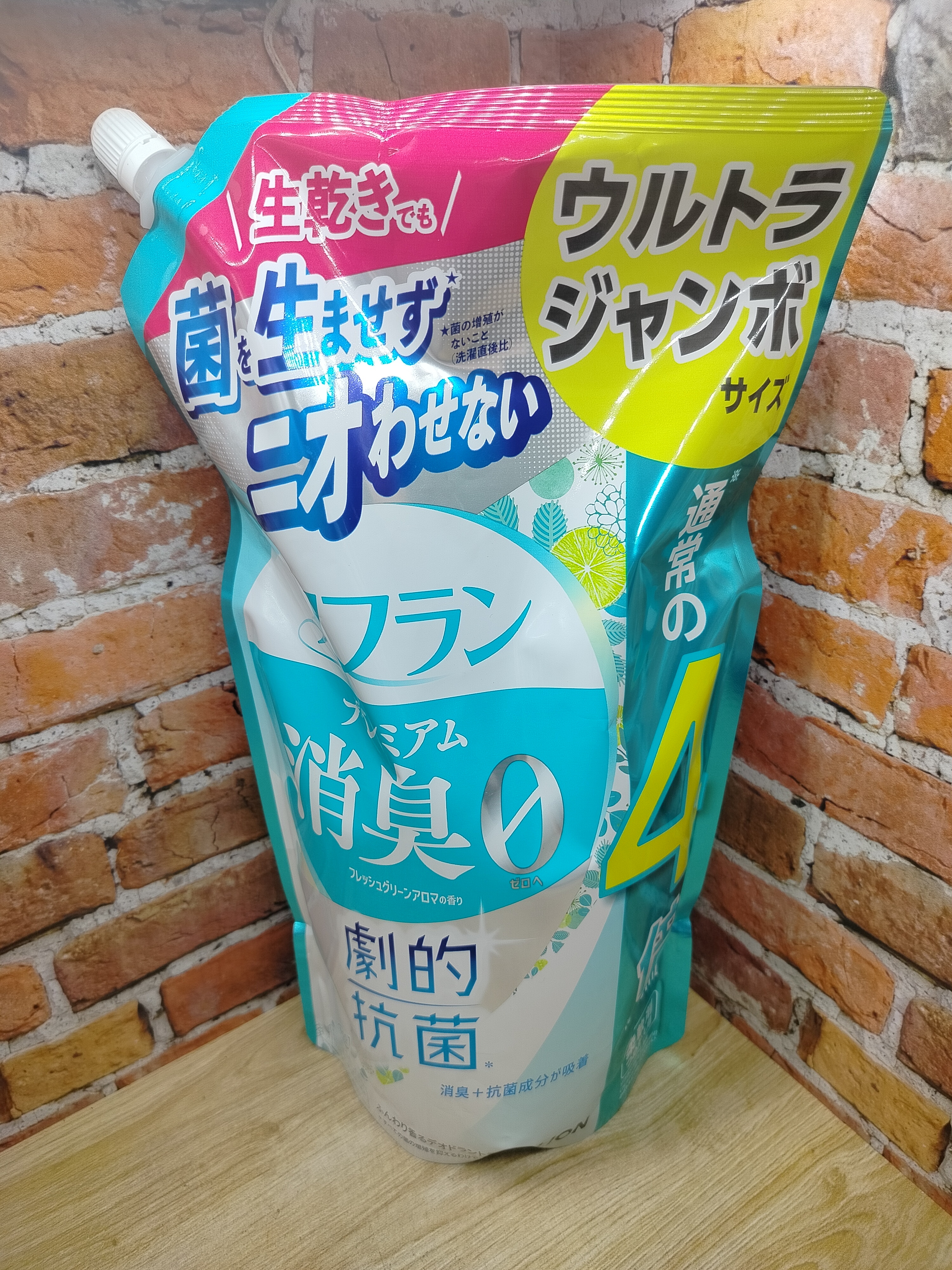 Lion Soflan 018 Ополаскиватель для белья антибактериальный с ароматом фруктов 1520 мл в мягкой упаковке