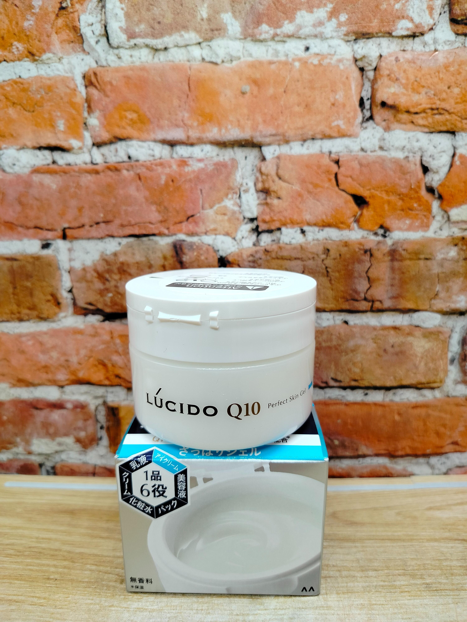 Mandom Lucido Perfect Skin Gel Мужской антивозрастной крем-гель 5 в 1 для кожи лица после 40 лет без запаха 90 гр