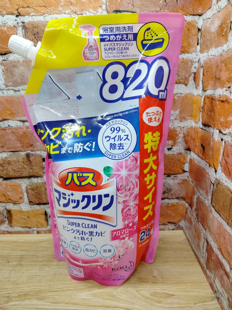 Kao Magiclean Super Clean Спрей-пенка для ванной комнаты с антибактериальным эффектом и ароматом роз 820 мл запасной блок с крышкой