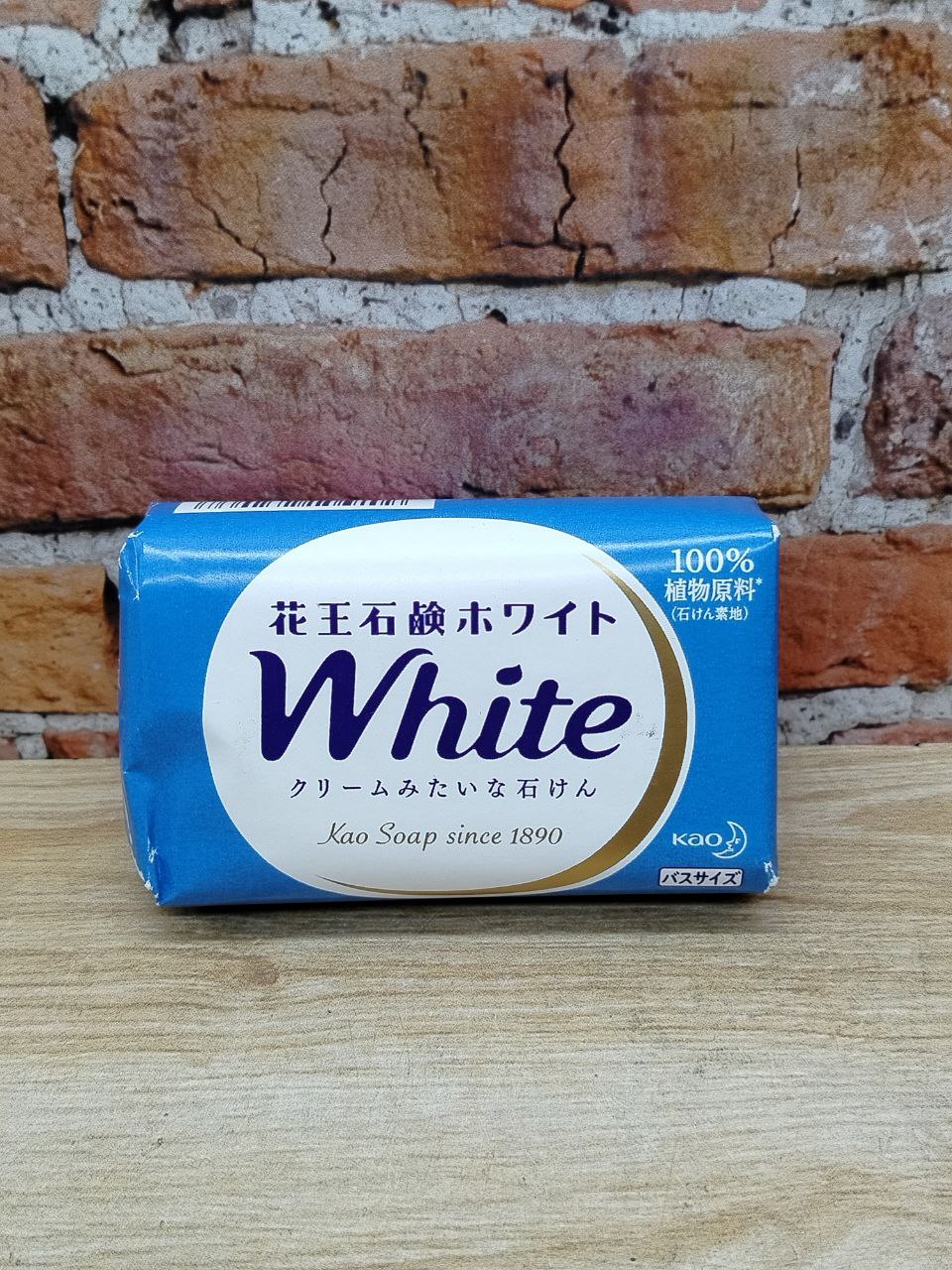 Kao White Туалетное мыло натуральное увлажняющее со скваланом и ароматом цветочного мыла 130 гр