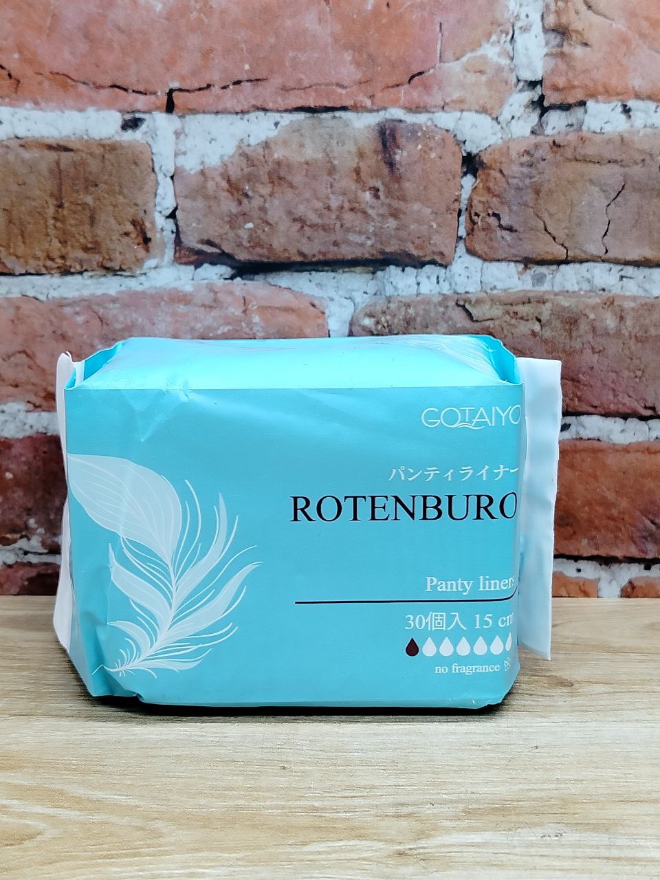 Gotaiyo Rotenburo Panty Liners Прокладки женские гигиенические анатомической формы ежедневные ультратонкие без отдушек 15 см 1 капля 30 шт
