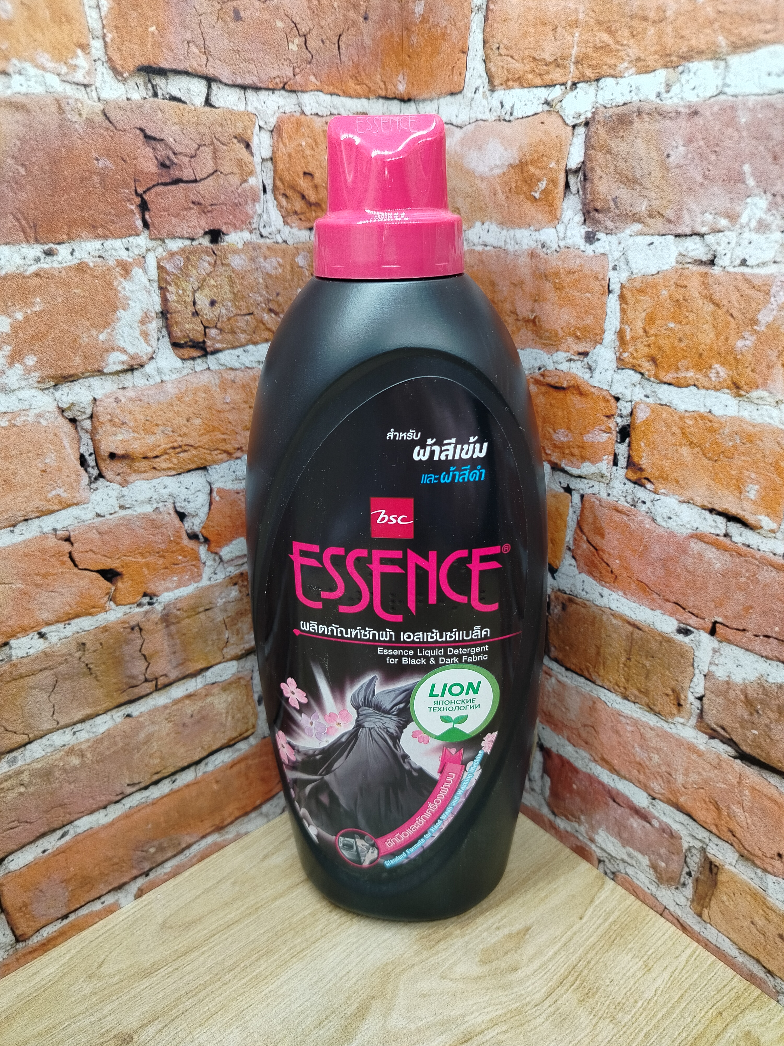 Lion Essence Black & Dark Супер концентрированный гель для стирки 900 мл