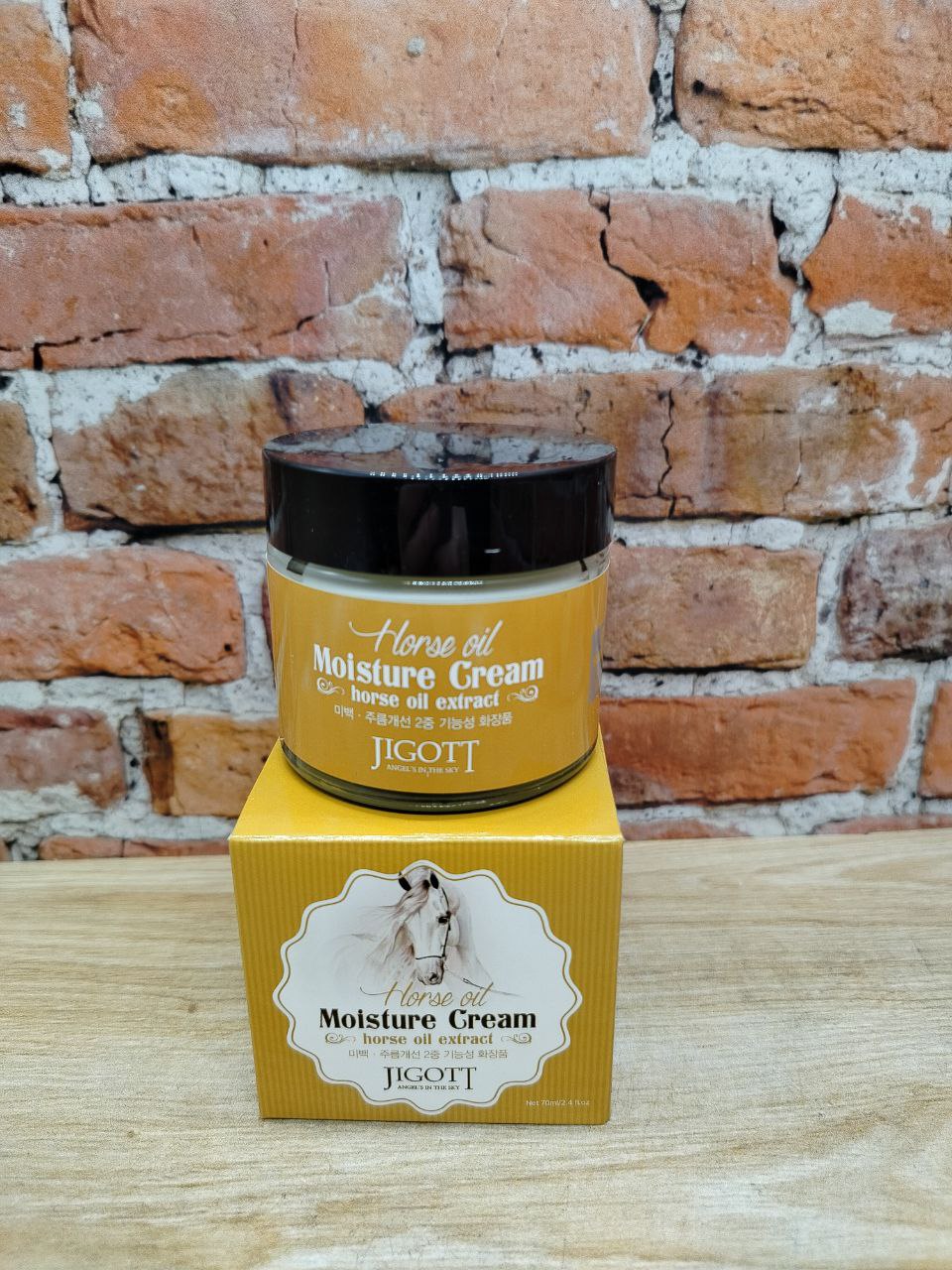 Jigott Cream Moisture Horse Oil Увлажняющий крем для лица с лошадиным маслом 70 мл