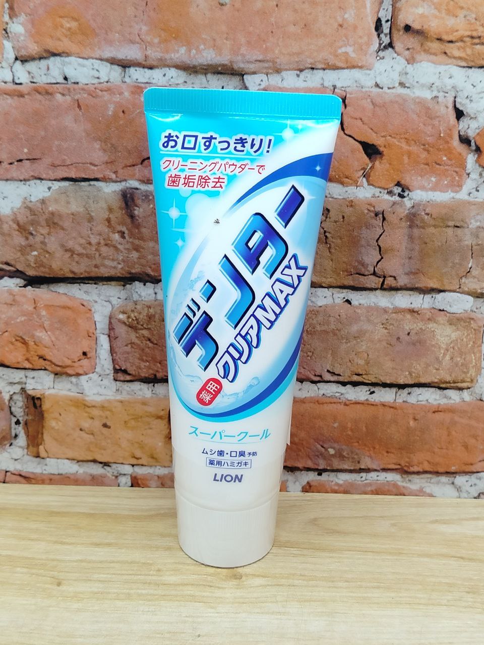 Lion Dentor Clear Max Super Cool Зубная паста с чистящим порошком для защиты от кариеса со вкусом суперохлаждающей мяты 140 гр