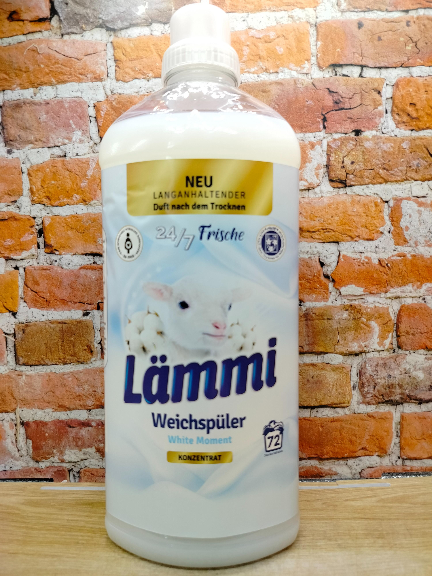 Lammi White Moment Кондиционер для белья концентрированный Белые цветы 1,8 л на 72 стирки
