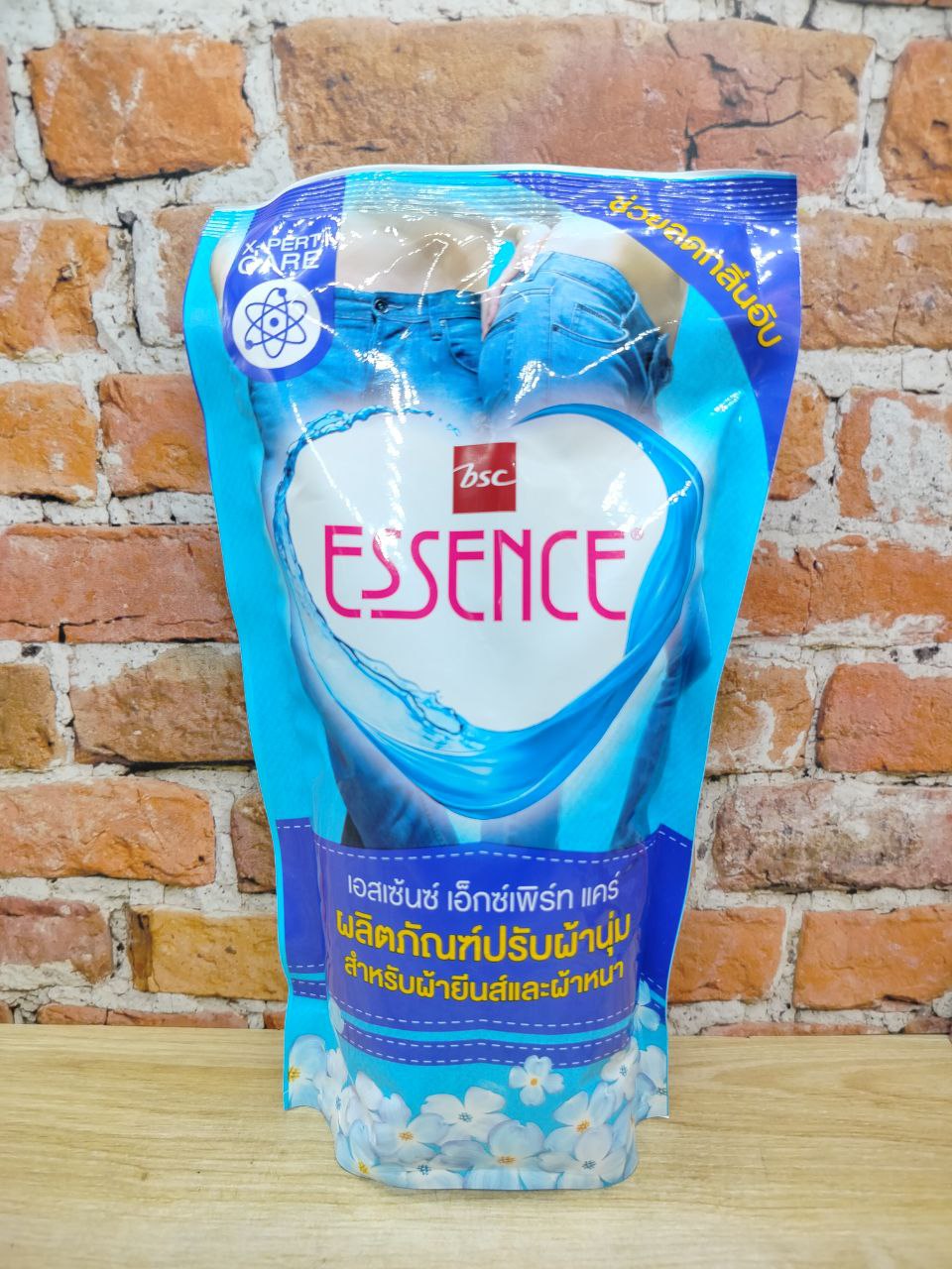 Lion Essence Jeans Кондиционер для джинсовых тканей 600 мл в мягкой упаковке