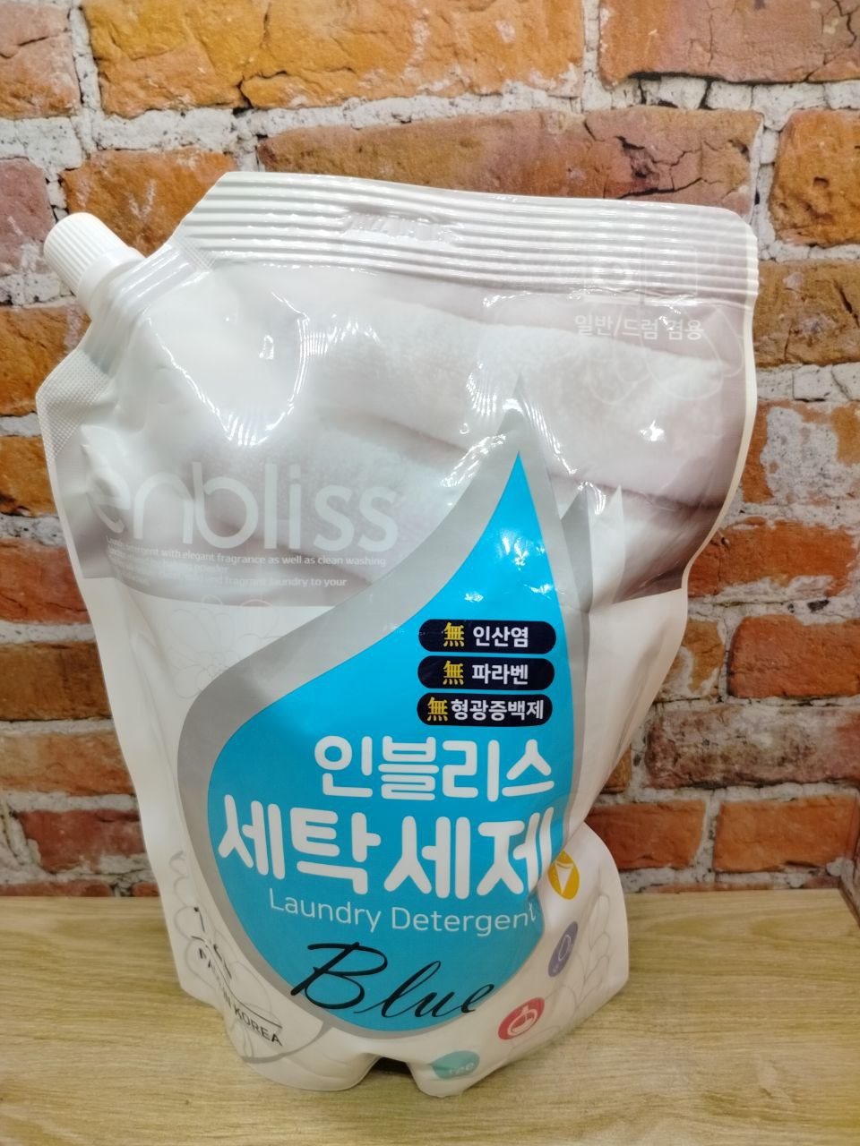 Enbliss Laundry Detergent Blue Жидкое средство для стирки универсальное 1,2 л в мягкой упаковке