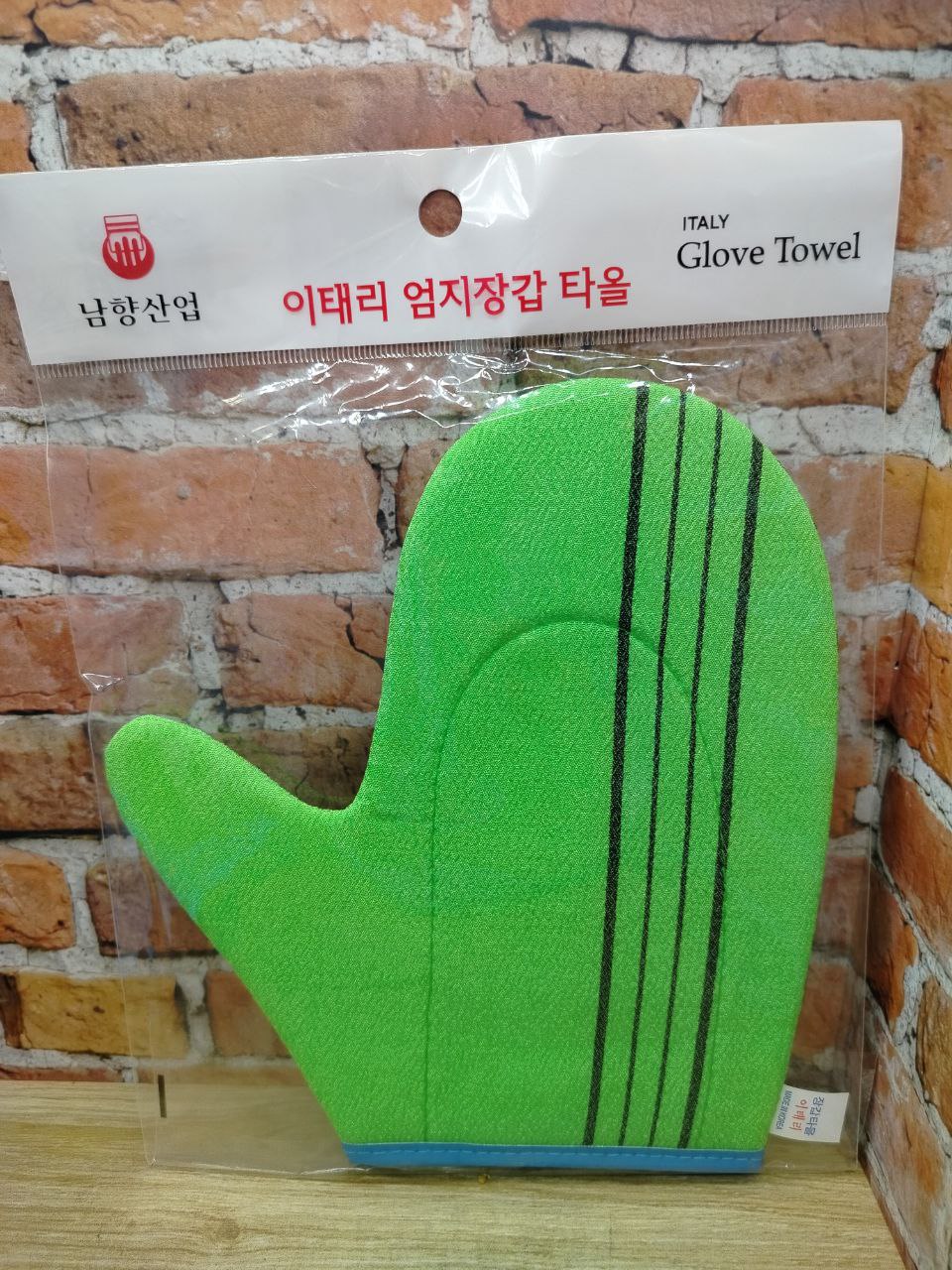 Glove Towel Round-Thumb Exfoliating Мочалка варежка с круглым большим пальцем 18*21 см Салатовая