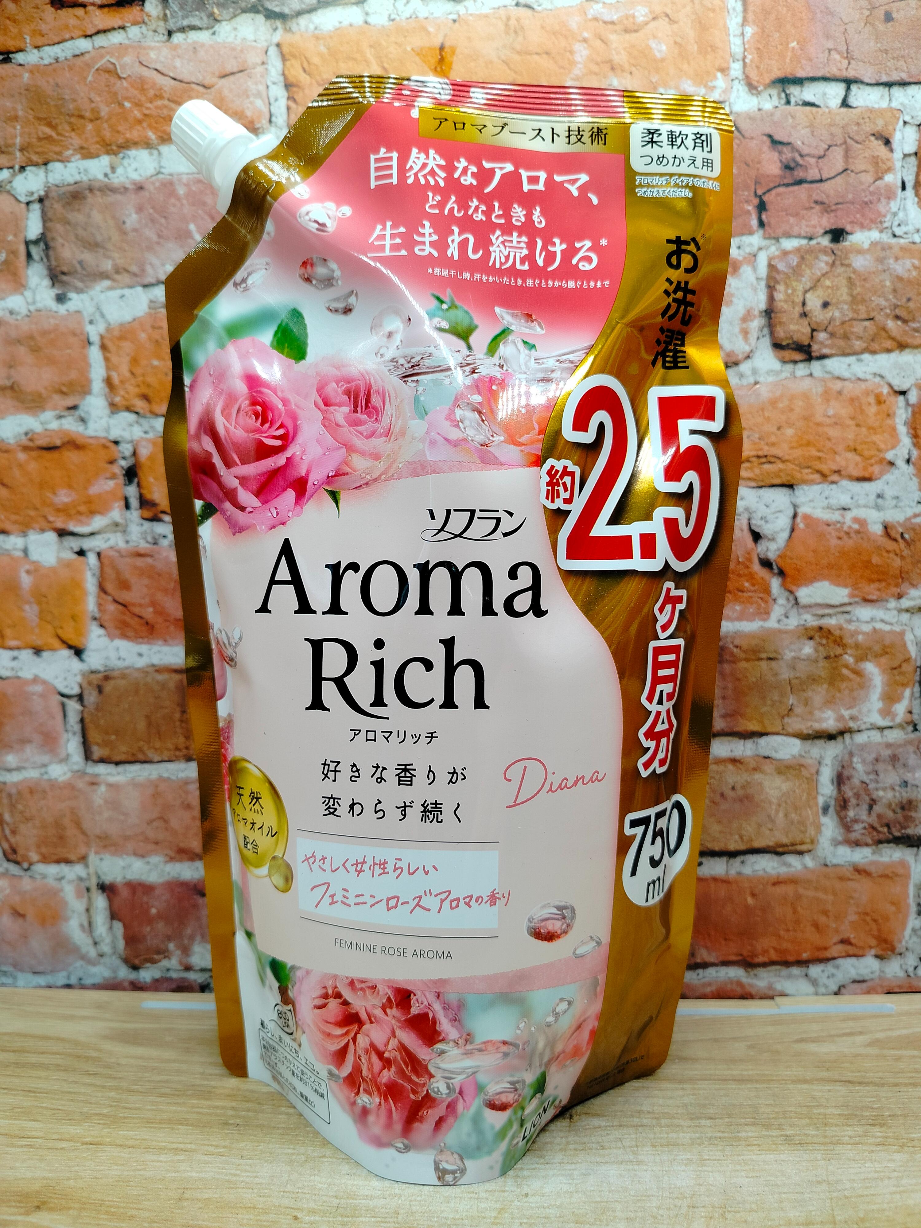 Lion Soflan Aroma Rich Diana Кондиционер для белья с ароматом розы 750 мл сменная упаковка