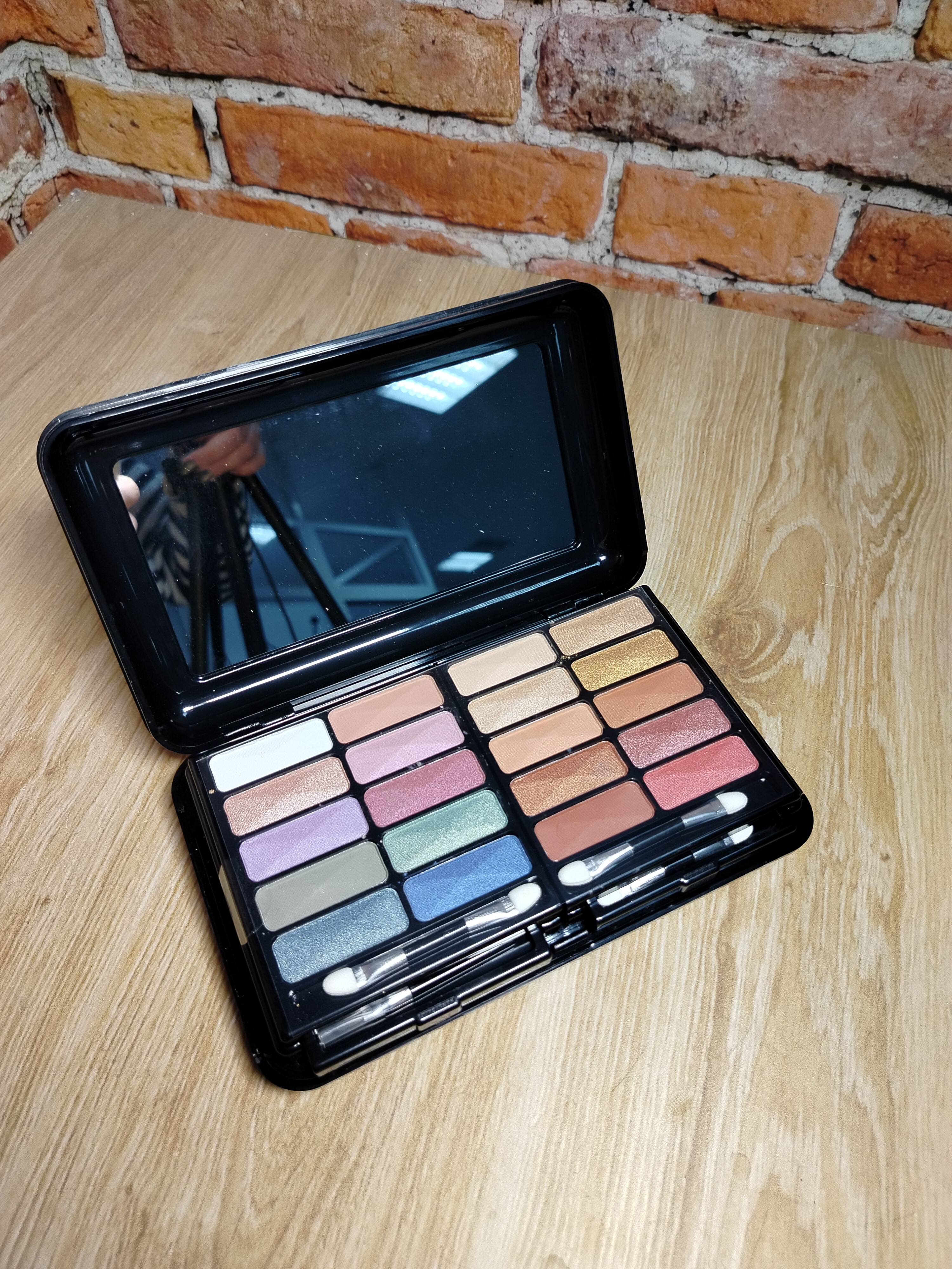 FS Beauty Serenade De Luxe Make Up Kit 51 Подарочный набор декоративной косметики в органайзере