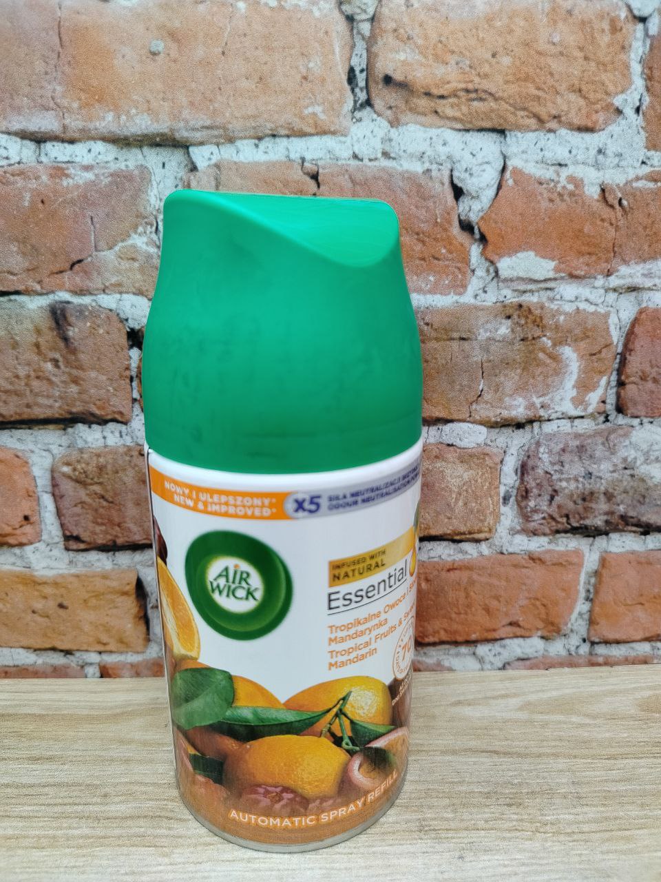 Air Wick Freshmatic Сменный аэрозольный баллон к автоматическому освежителю воздуха Тропические фрукты и сладкий мандарин 250 мл