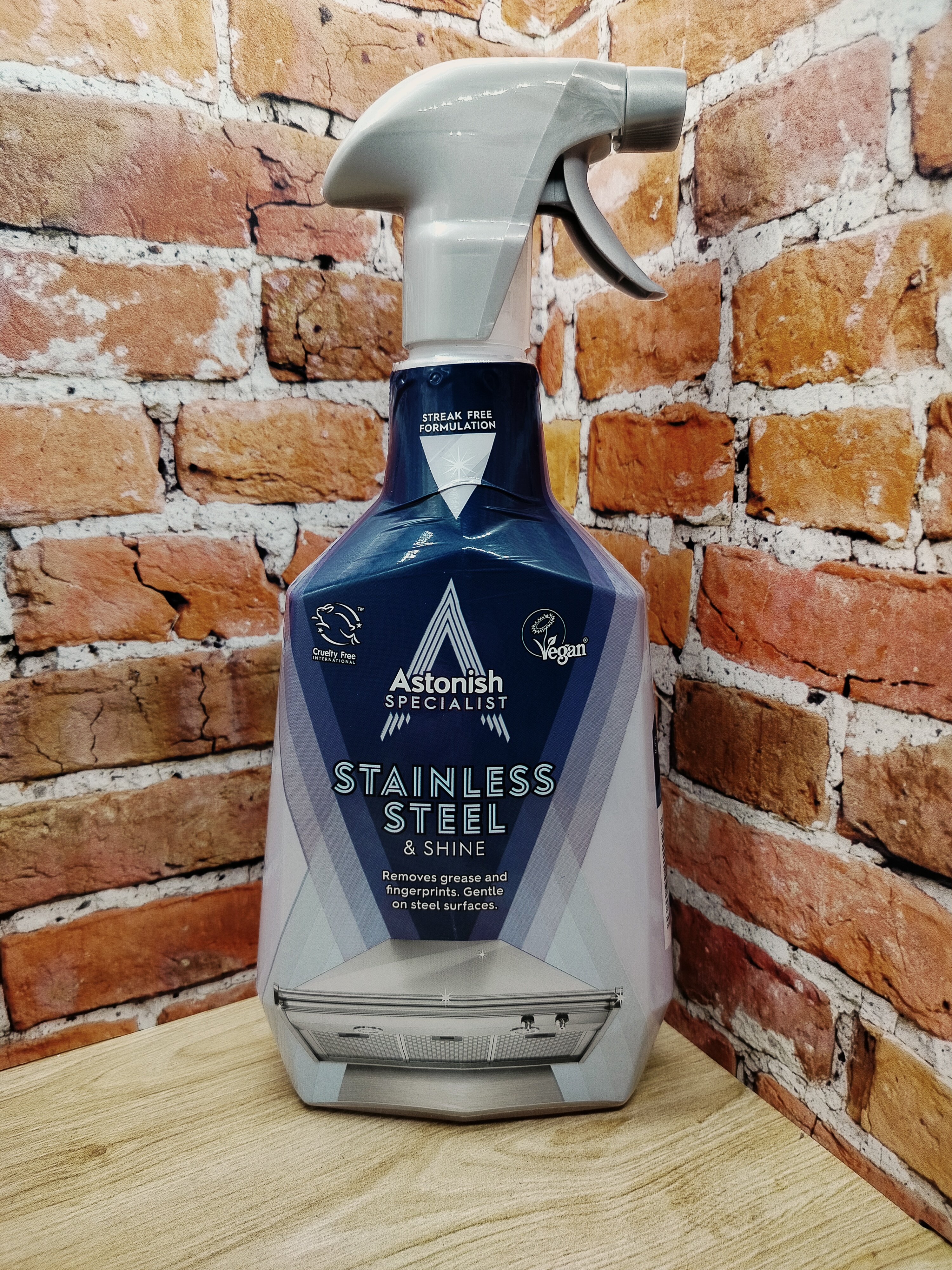 Astonish Stainless Steel & Shine Спрей для чистки и придания блеска изделий из нержавеющей стали 750 мл