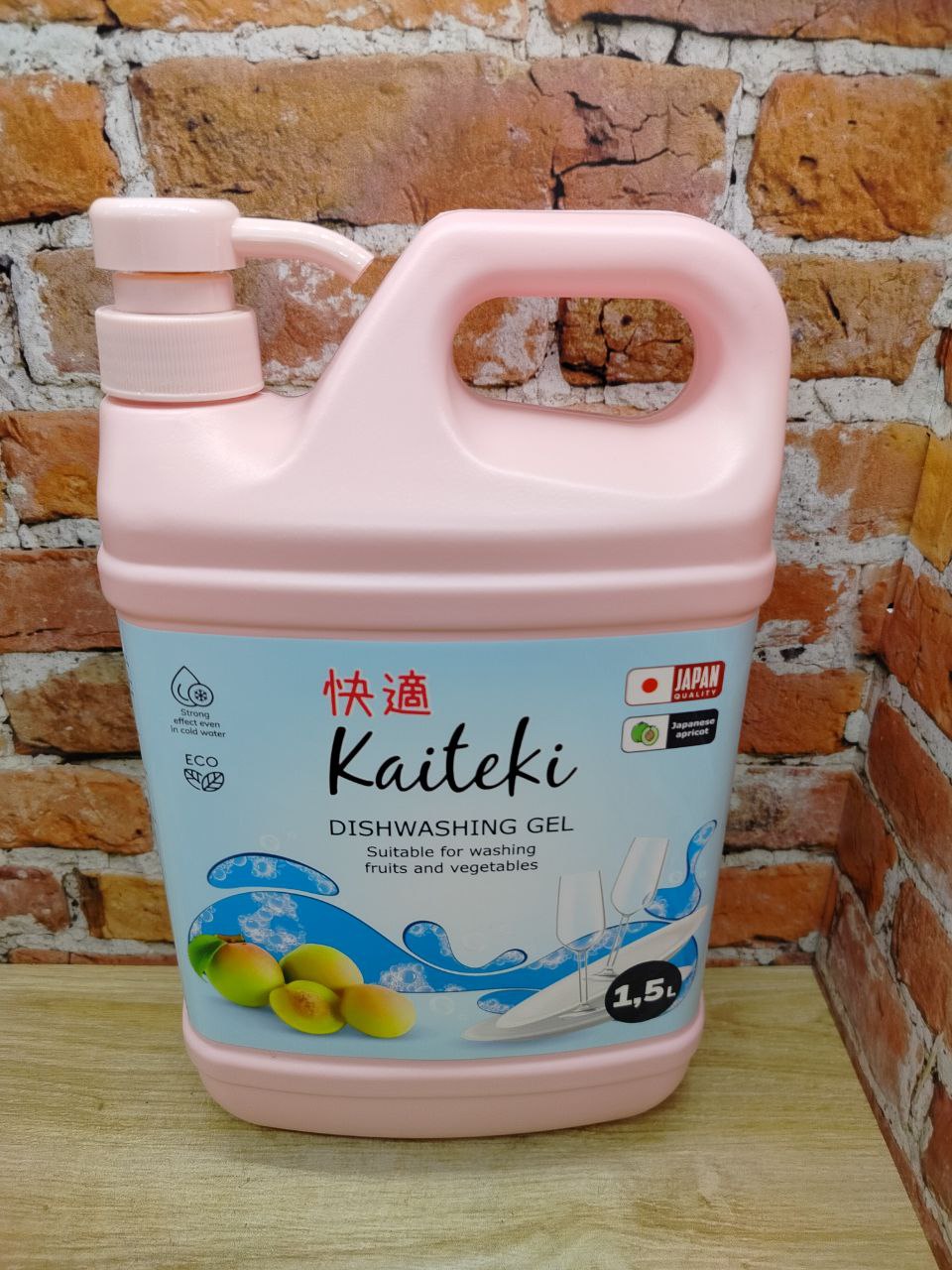 Kaiteki Dishwashing Gel Japan Apricot Эко средство для мытья посуды, овощей и фруктов Японский абрикос 1,5 л