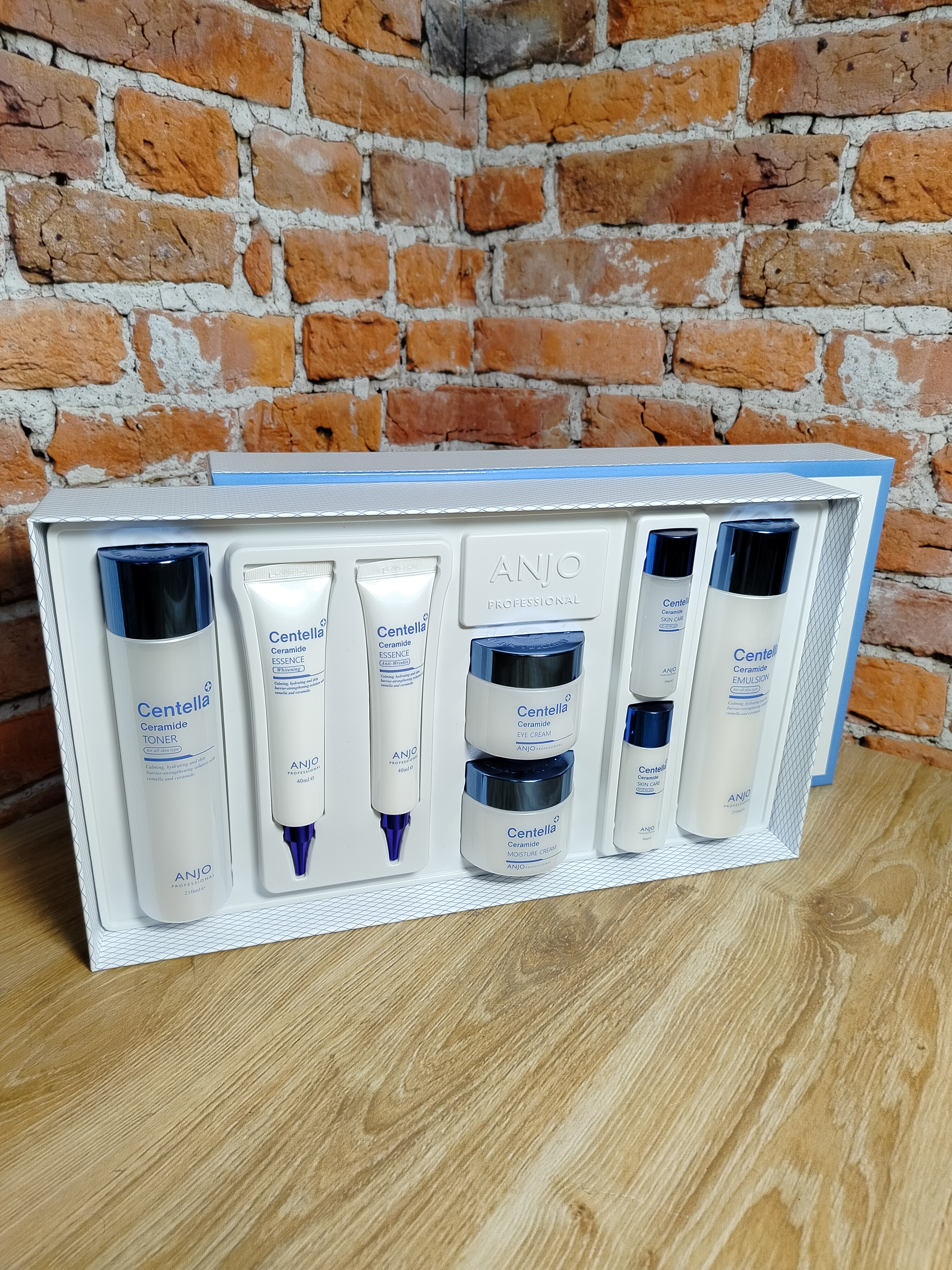 Anjo Professional Skin Care 6 Set Centella Ceramide Набор для лица с экстрактом Центеллы и керамидами Тонер 210 мл + Эмульсия 210 мл + Крем для век 100 мл + Крем для лица 100 мл + Эссенция 40 мл 2 шт