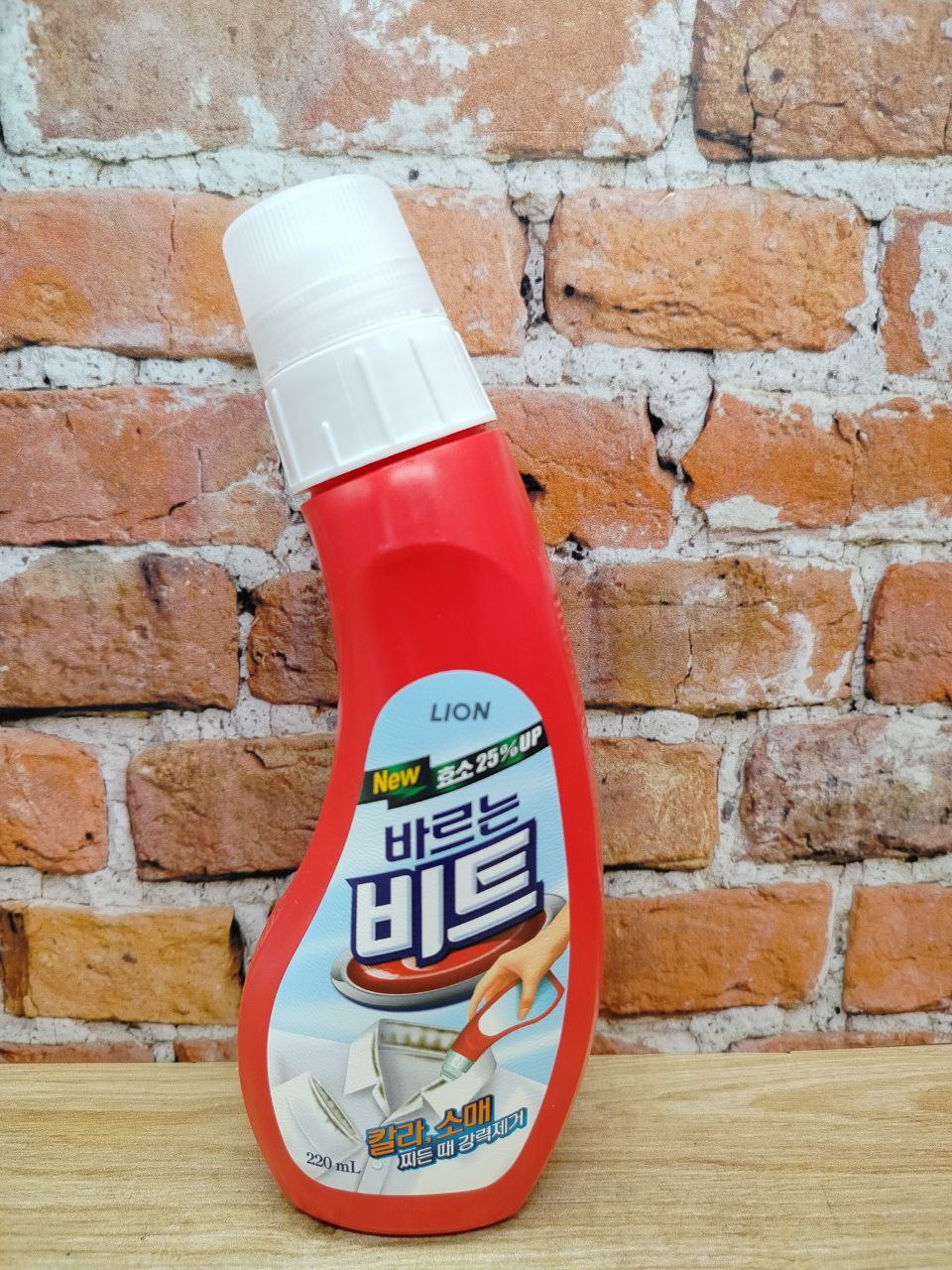 Lion Beat Средство для удаления пятен с воротничков и манжет 220 мл