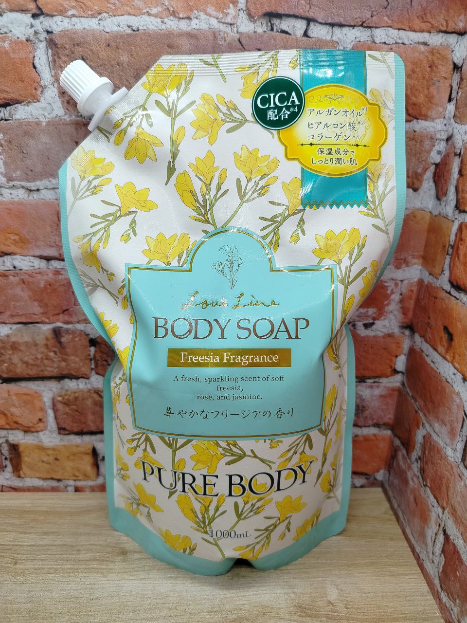 Mitsuei Pure Body Love Line Fresia Fragrance Гель для душа увлажняющий с аргановым маслом, гиалуроновой кислотой, коллагеном и ароматом Фрезии 1000 мл в мягкой упаковке