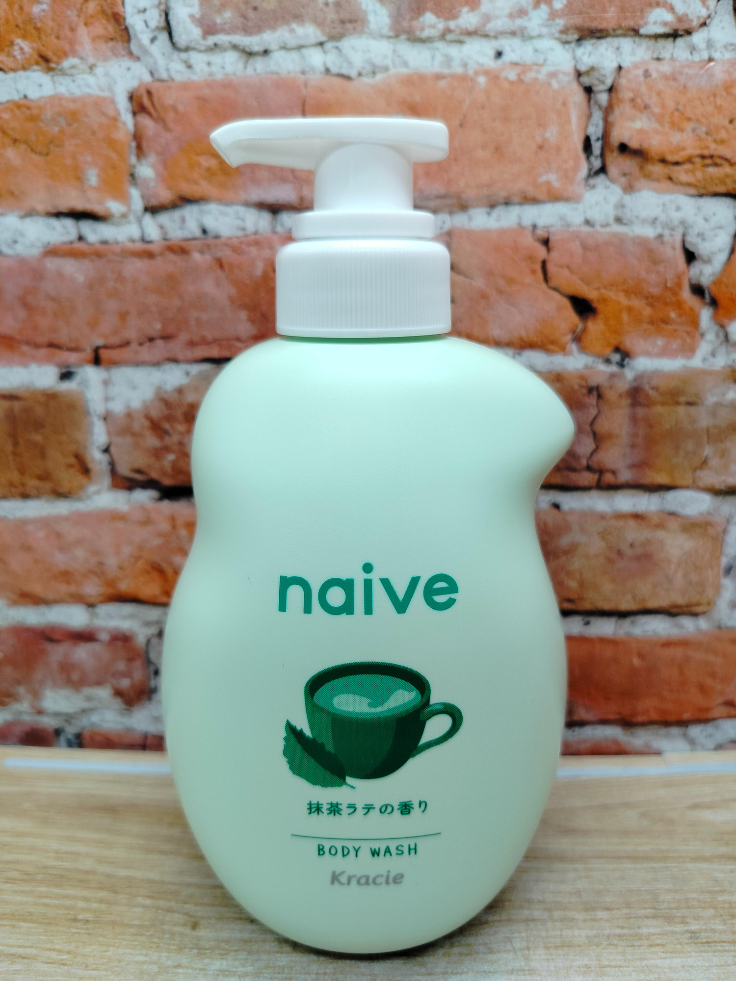 Kracie Naive Matcha Latte Жидкое мыло для тела Матча-латте 530 мл