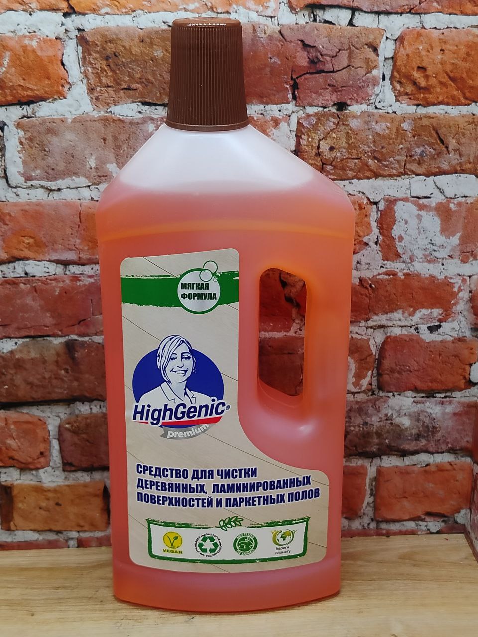 HighGenic Premium Средство для очистки деревянных, ламинированных поверхностей и паркетных полов 1000 мл