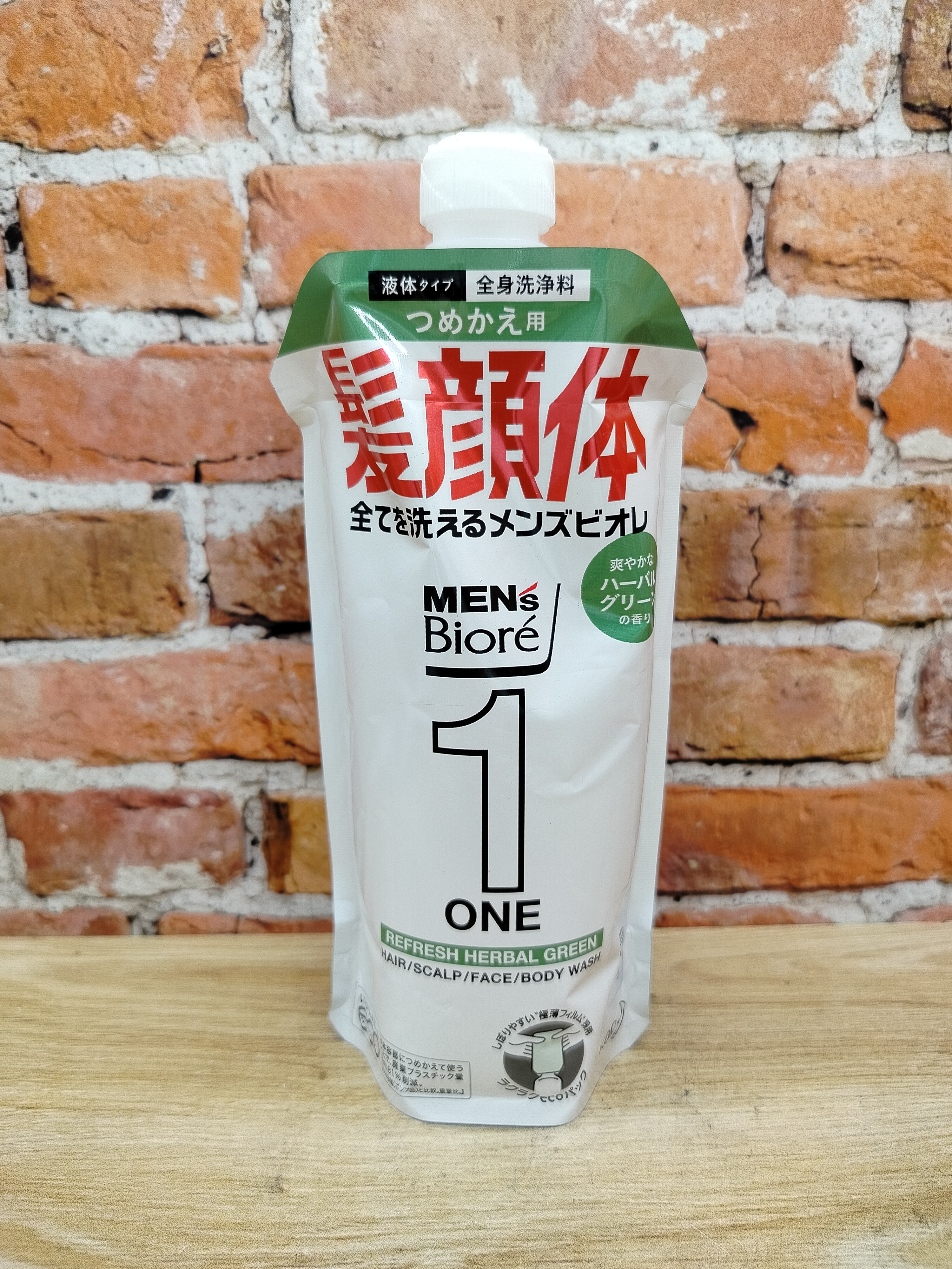 Kao Men's Biore One Refresh Herbal Green Гель для лица, тела и волос Всё в одном очищающий с ароматом трав 340 мл запасной блок