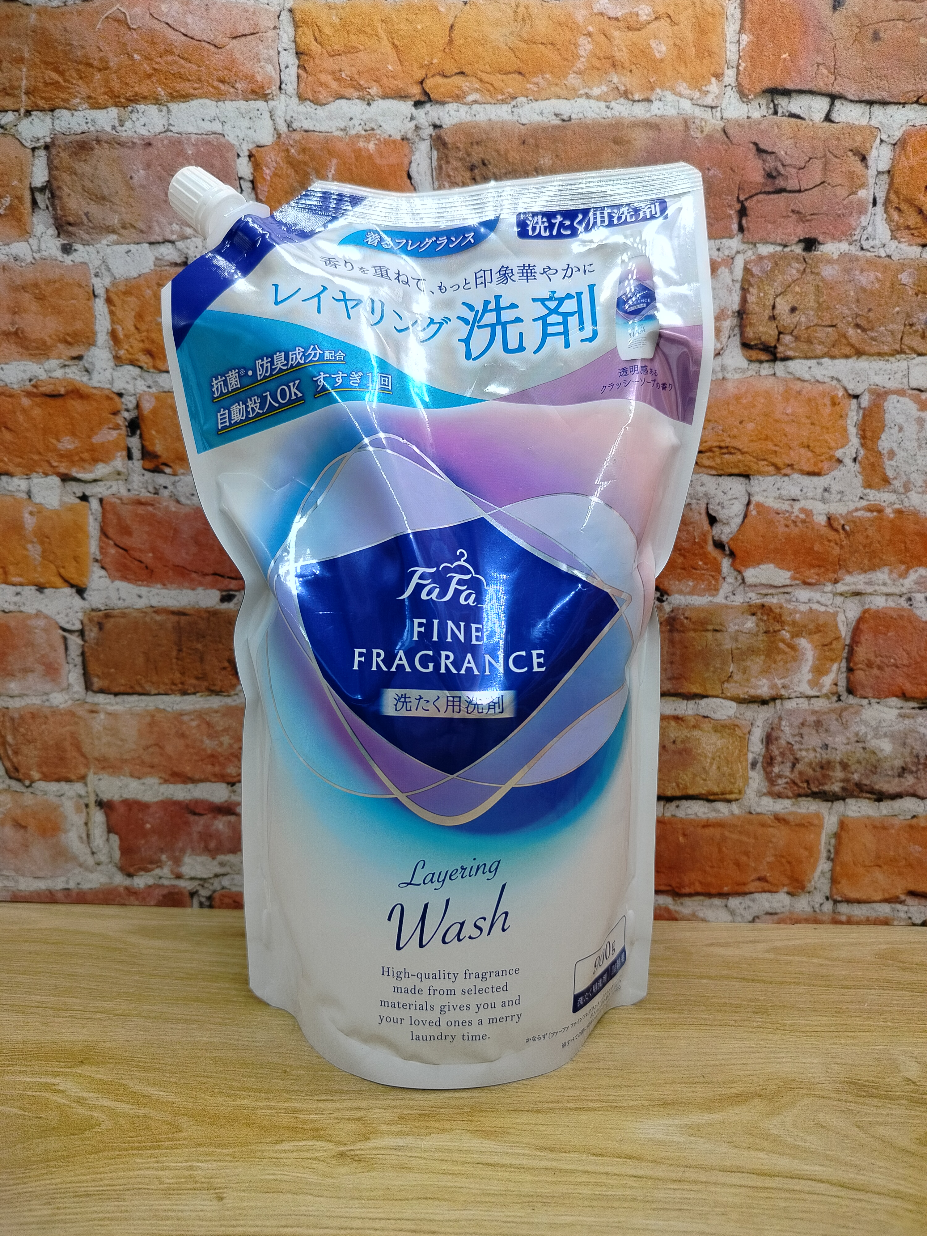 Nissan FaFa Fine Fragrance Layering Wash Жидкое средство для стирки антибактериальное с ароматом мыла, цитрусов и цветов 900 гр в мягкой упаковке