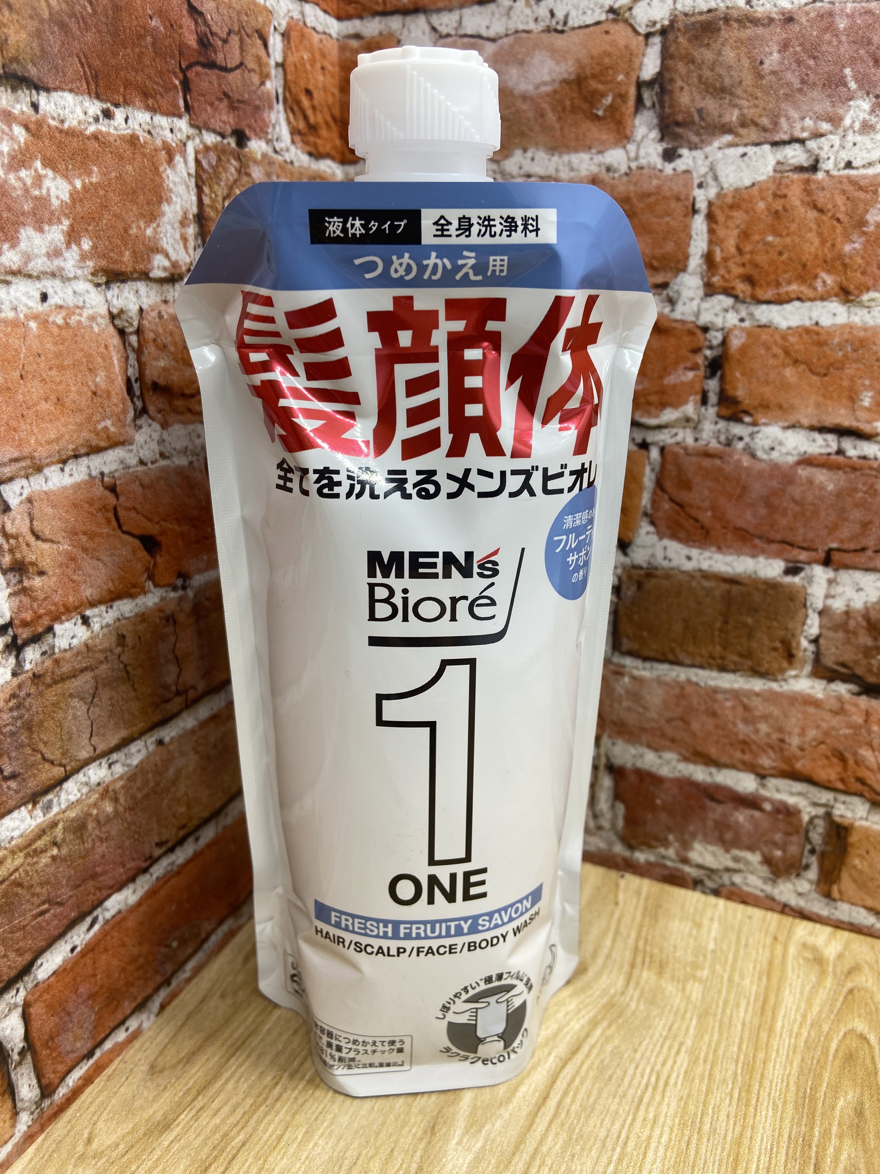Kao Men's Biore One Fresh Fruity Savon Гель для лица, тела и волос Всё в одном очищающий с фруктовым ароматом 340 мл в мягкой упаковке